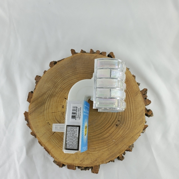 Iridescent Gems Nightlight Wallflower Plugin - Picture 3 of 3